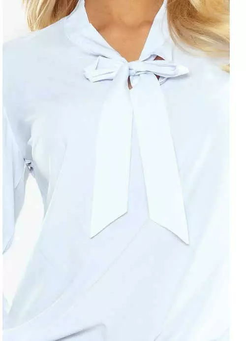 Блуза в бяло с вратовръзка на врата