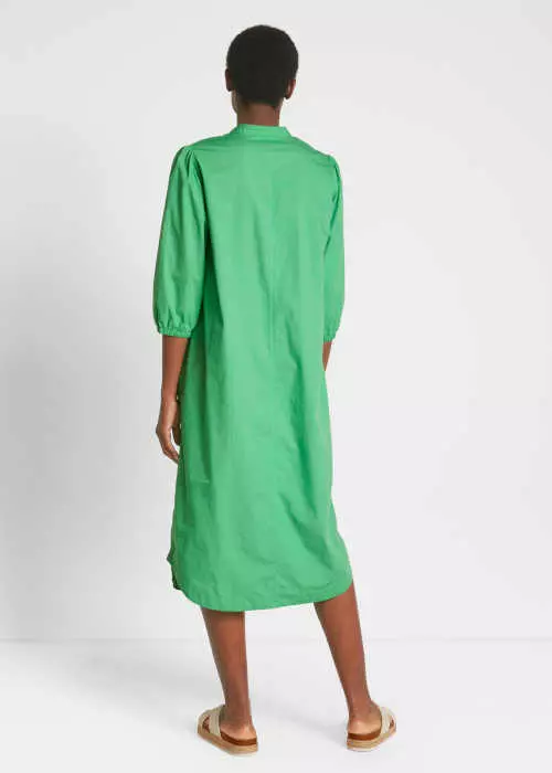 Памучна зелена рокля с удобна кройка