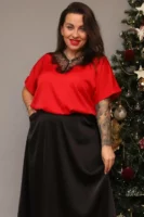 Червена макси блуза с контрастираща дантелена черна вложка